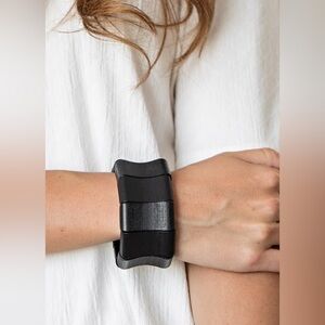 Virtuous Jewels Collection Caribbean Couture - Black Wooden Stretch Bracelet